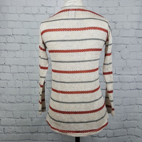 Striped High-Low Knit V-neck Sweater - Picture 7 of 7